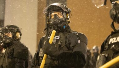 Federal agents, leaders defy practices honed by police for decades