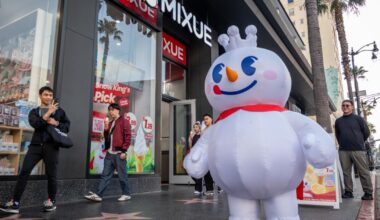 China's boba behemoth lands in Hollywood