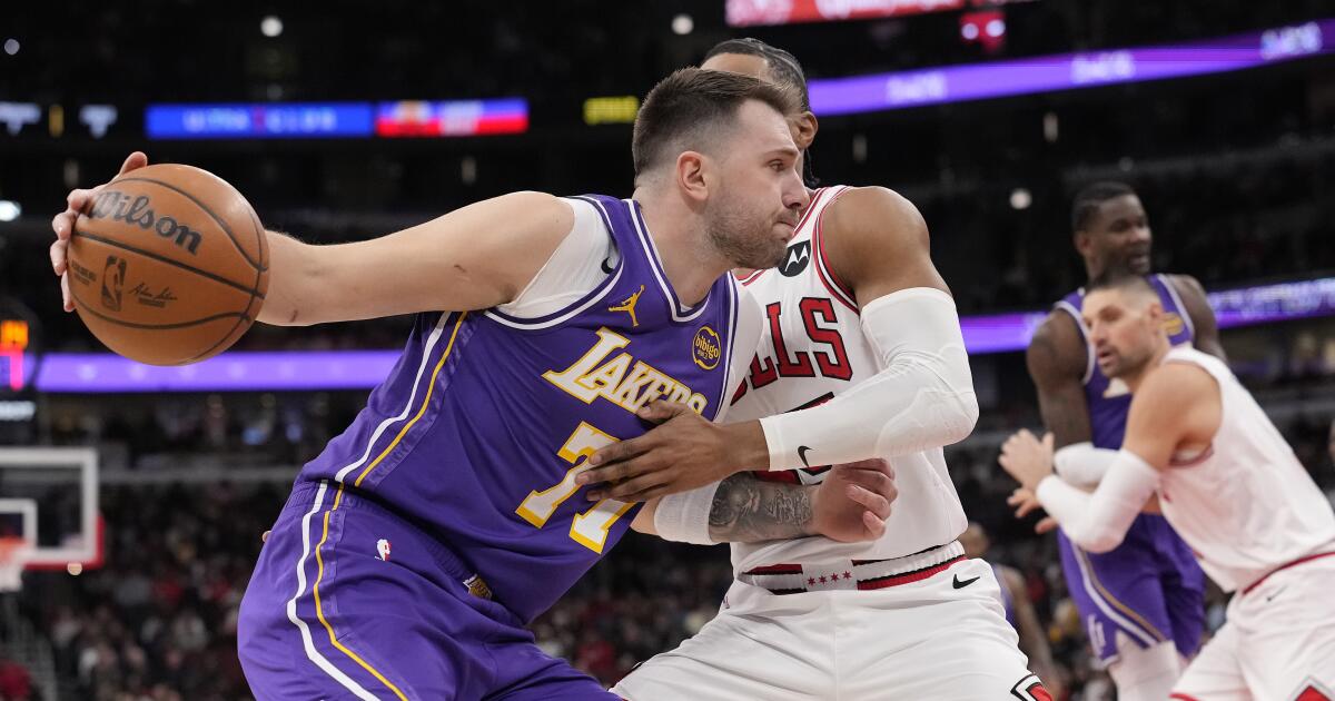 Luka Doncic scores 46 points, makes eight threes as Lakers beat Bulls