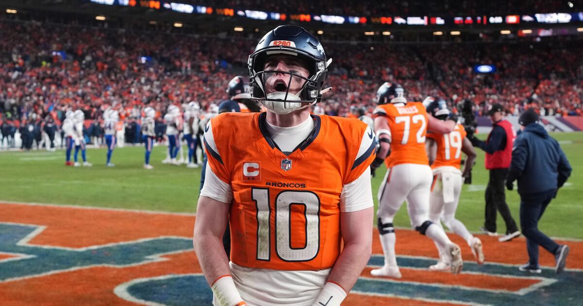 Bo Nix suffers season-ending injury in Broncos' playoff win over Bills