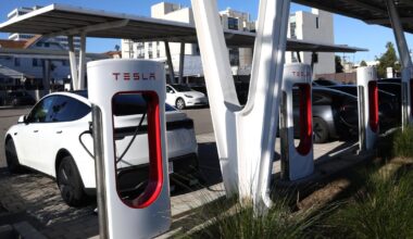 Climate change, electric vehicles and Delta tunnel among the focuses of gubernatorial candidate forum