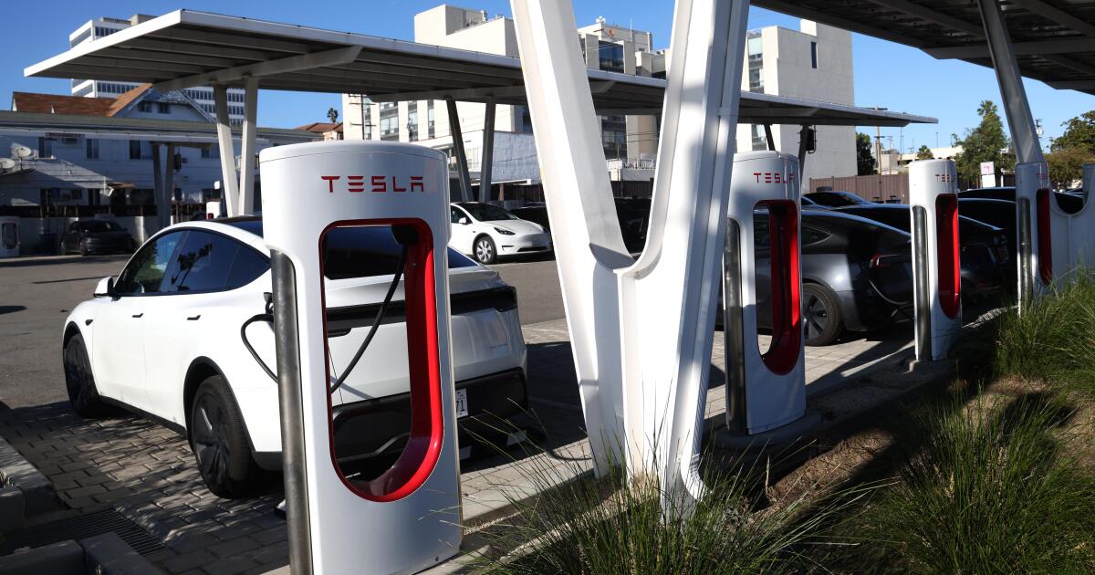 Climate change, electric vehicles and Delta tunnel among the focuses of gubernatorial candidate forum