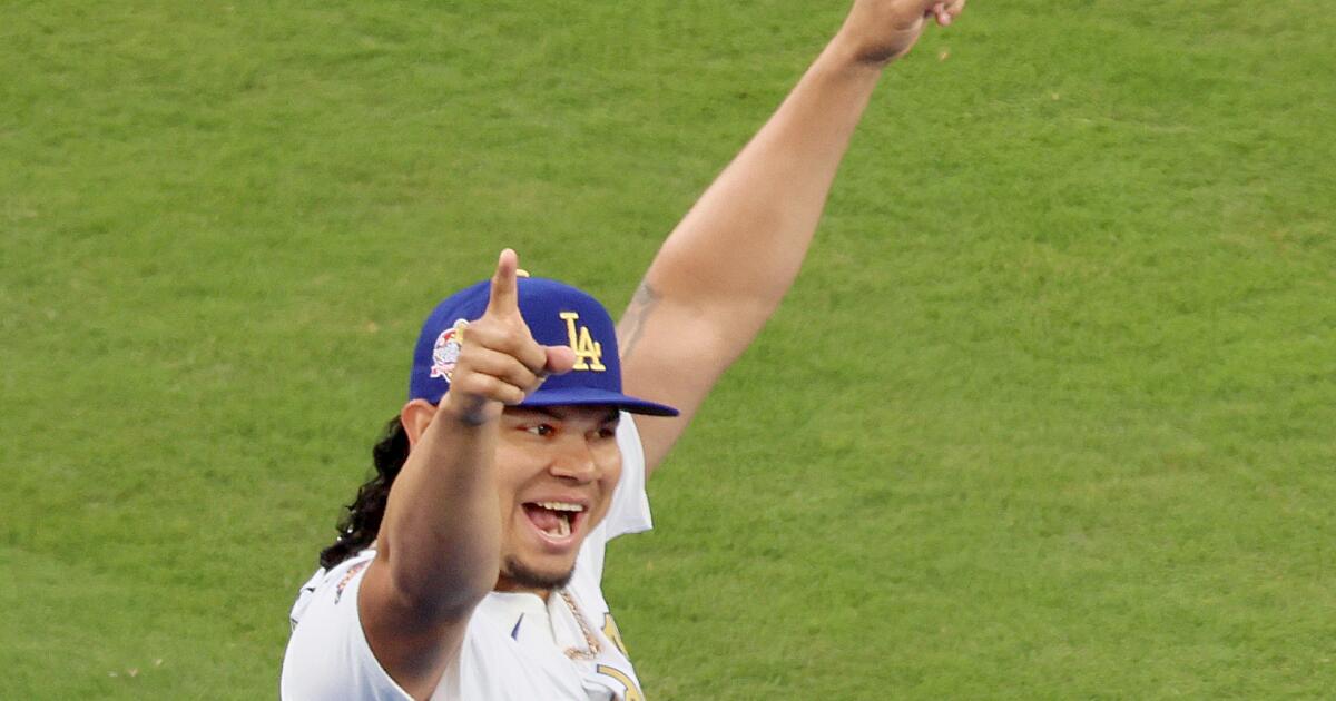 Dodgers, Brusdar Graterol reportedly agree to terms, avoid arbitration