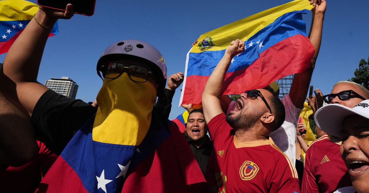 Mixed reactions to Venezuela in San Diego