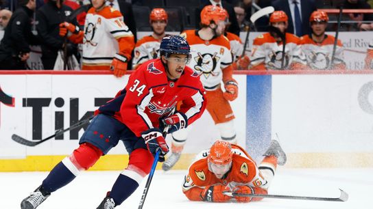 Ducks score first, drop sixth straight in 7-4 road loss to Capitals