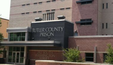 Man in custody Tuesday following Monday manhunt in Oakland Township – Butler Eagle