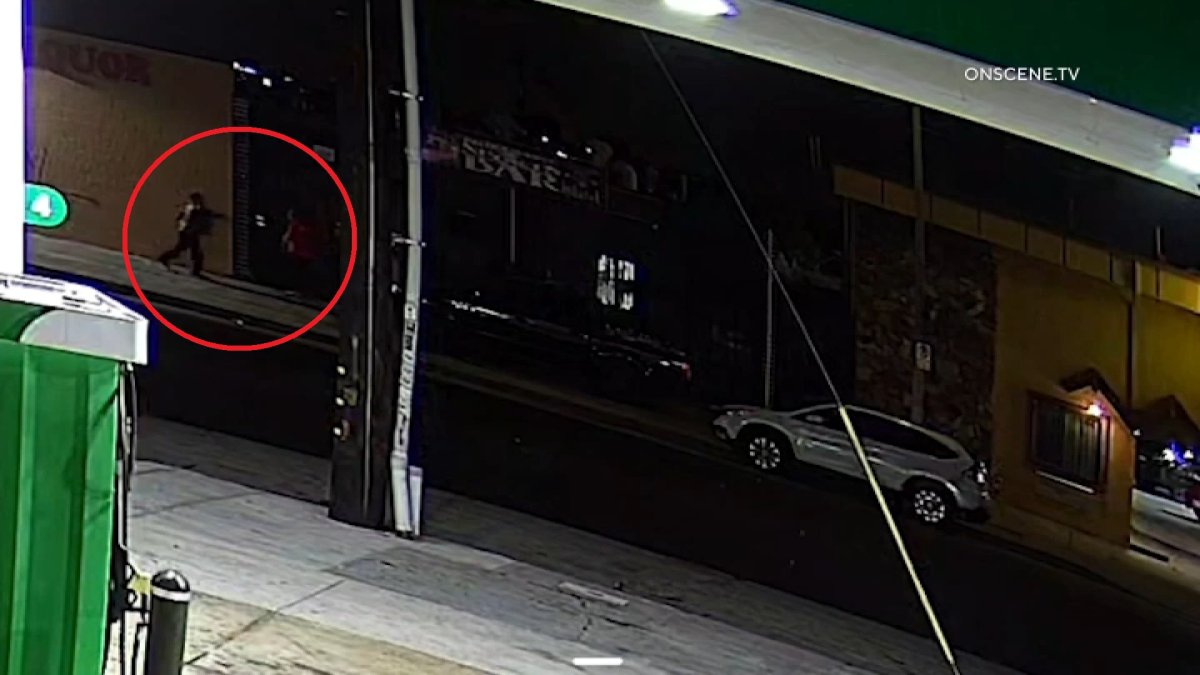 Surveillance camera captures deadly Vermont Vista shooting – NBC Los Angeles