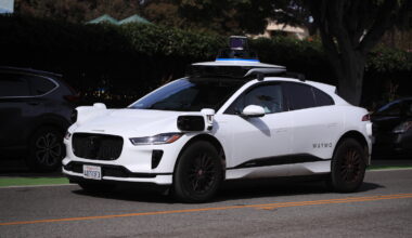 Waymo Crash in L.A. Fuels Debate Over Self-Driving Safety