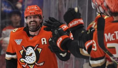 Ducks hold off Rangers 5-3 for 4th straight win following 9-game losing streak