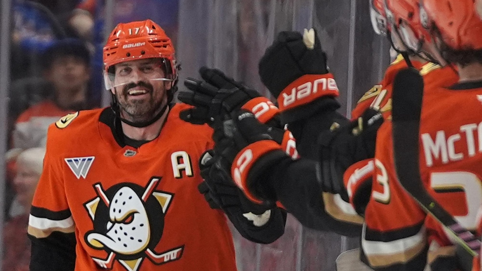 Ducks hold off Rangers 5-3 for 4th straight win following 9-game losing streak