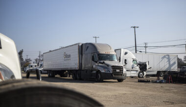 CA ordered to let immigrant truck drivers keep their licenses