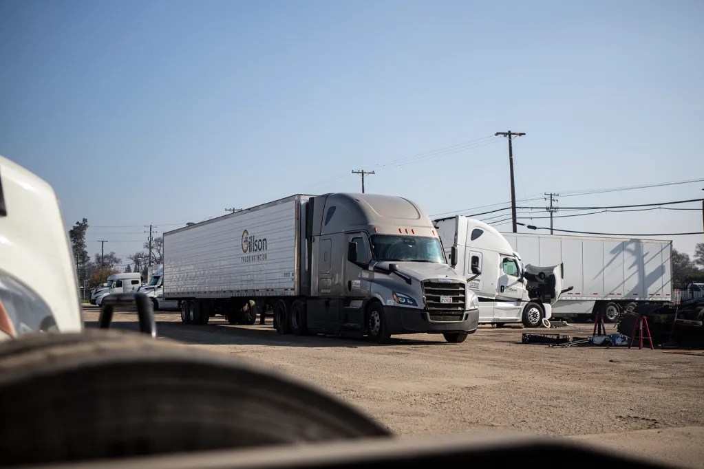 East Bay judge rules California must let immigrant truck drivers keep their licenses – The Mercury News