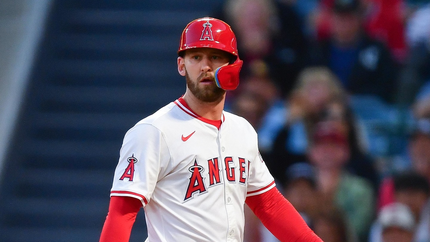 Los Angeles Angels left fielder Taylor Ward (3)