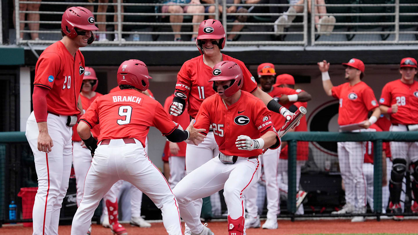 Live Updates - Georgia Baseball VS Oakland, Game One