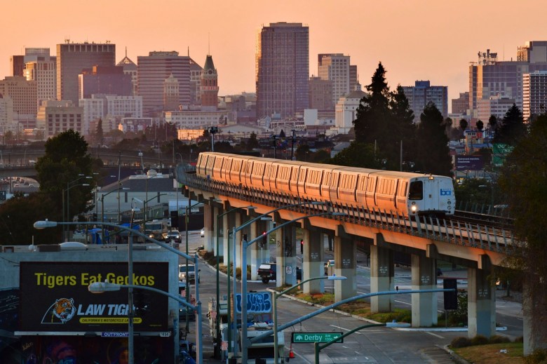 A BART train heads south towards the Fruitvale BART station in Oakland on Sept. 15, 2022. Photo by Jose Carlos Fajardo, Bay Area News Group