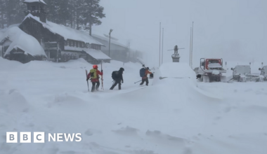 How rescuers raced to reach skiers hit by avalanche in California