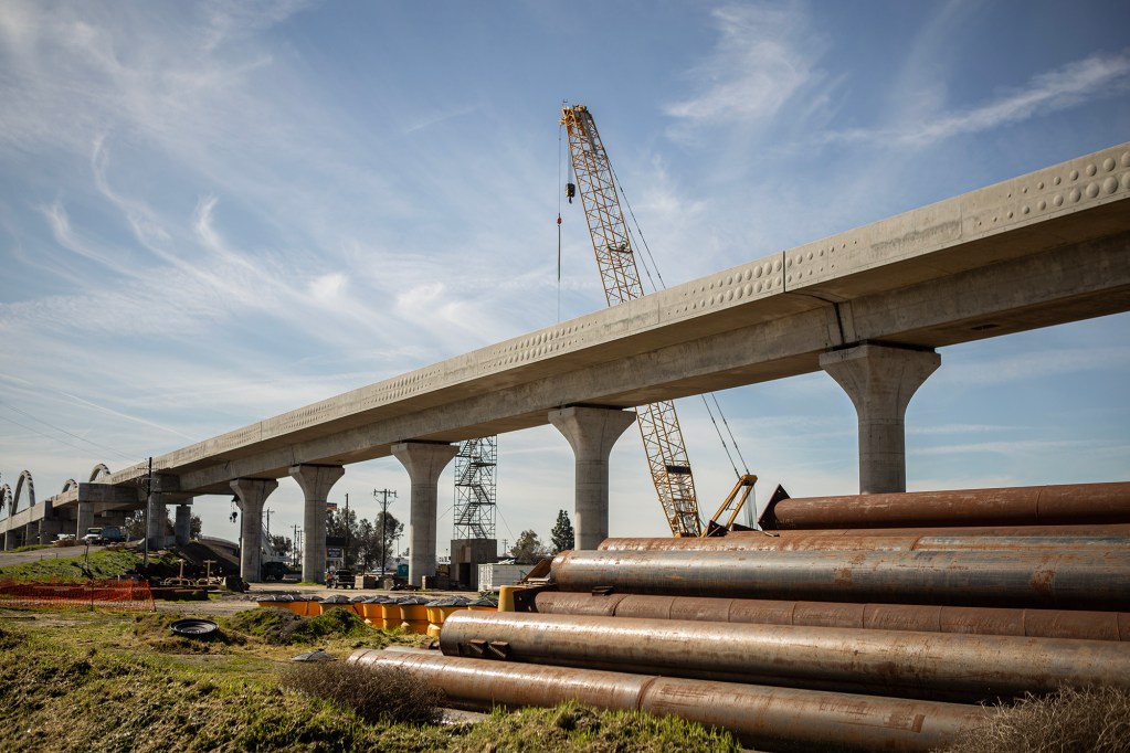 Construction on the High-Speed Rail above Highway 99 in south Fresno on March 6, 2023. Photo by Larry Valenzuela, CalMatters/CatchLight Local