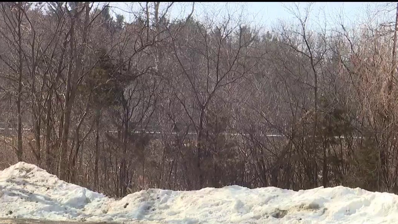 Body found near Oakland County lake