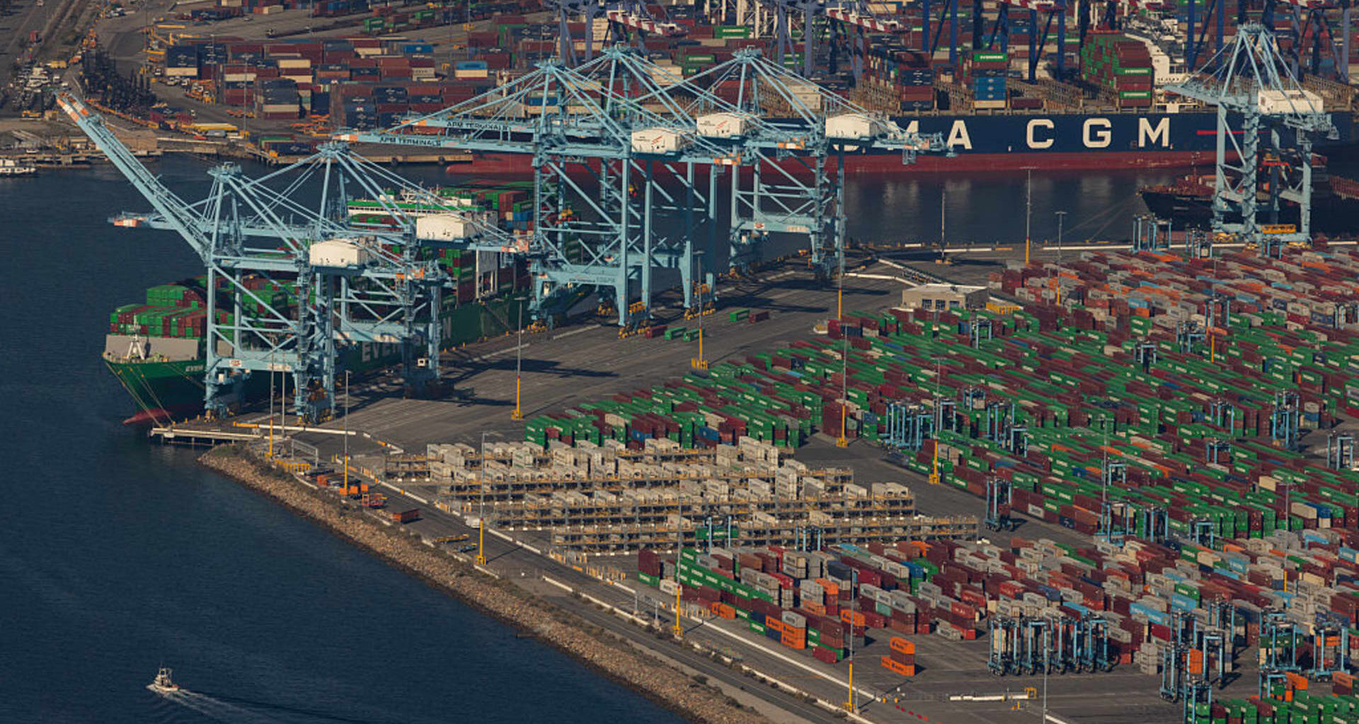 'Dismal' Chinese trade leads freight slump at nation's biggest port