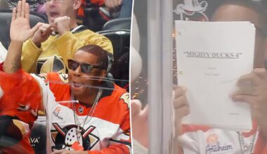 Kenan Thompson flashes 'Mighty Ducks 4' script at Anaheim Ducks game