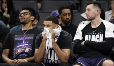 Kings forward Keegan Murray leaves game with injury