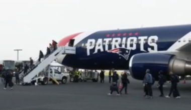 Super Bowl teams arrive in San Jose ahead of championship faceoff