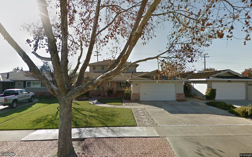 2425 Briarwood Drive - Google Street View