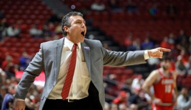 Fresno State beats UNLV 98-96 on buzzer-beater after wild comeback