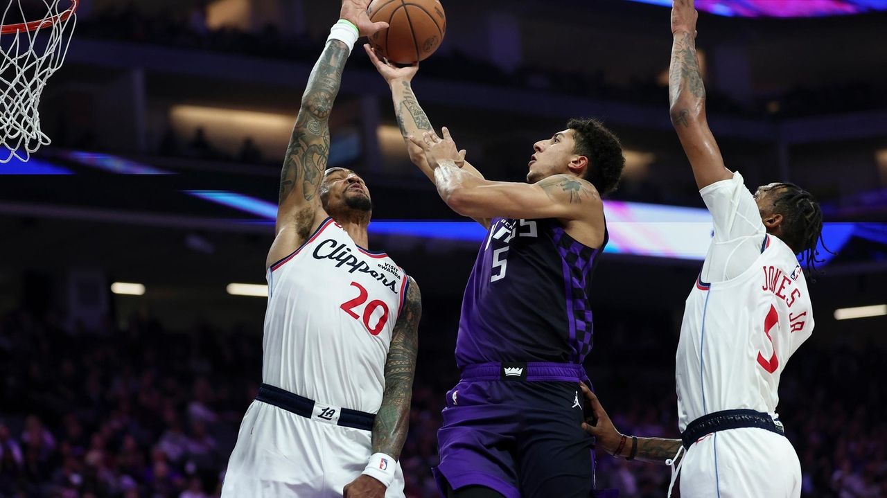 Kawhi Leonard's 31 points lift Clippers over Kings, handing Sacramento 11th straight loss