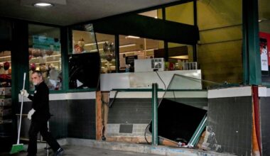 4 injured after man plows car into grocery store in California