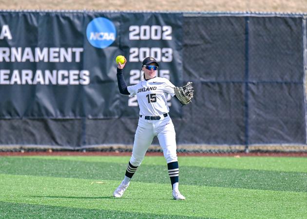 Softball Finishes Final Two Days of DePaul Dome Tournament with Wild Finishes