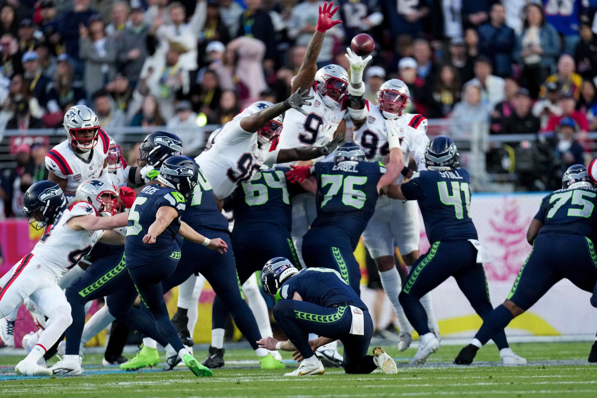 Seattle's Jason Myers kicks a 41-yard field goal late in the second quarter.