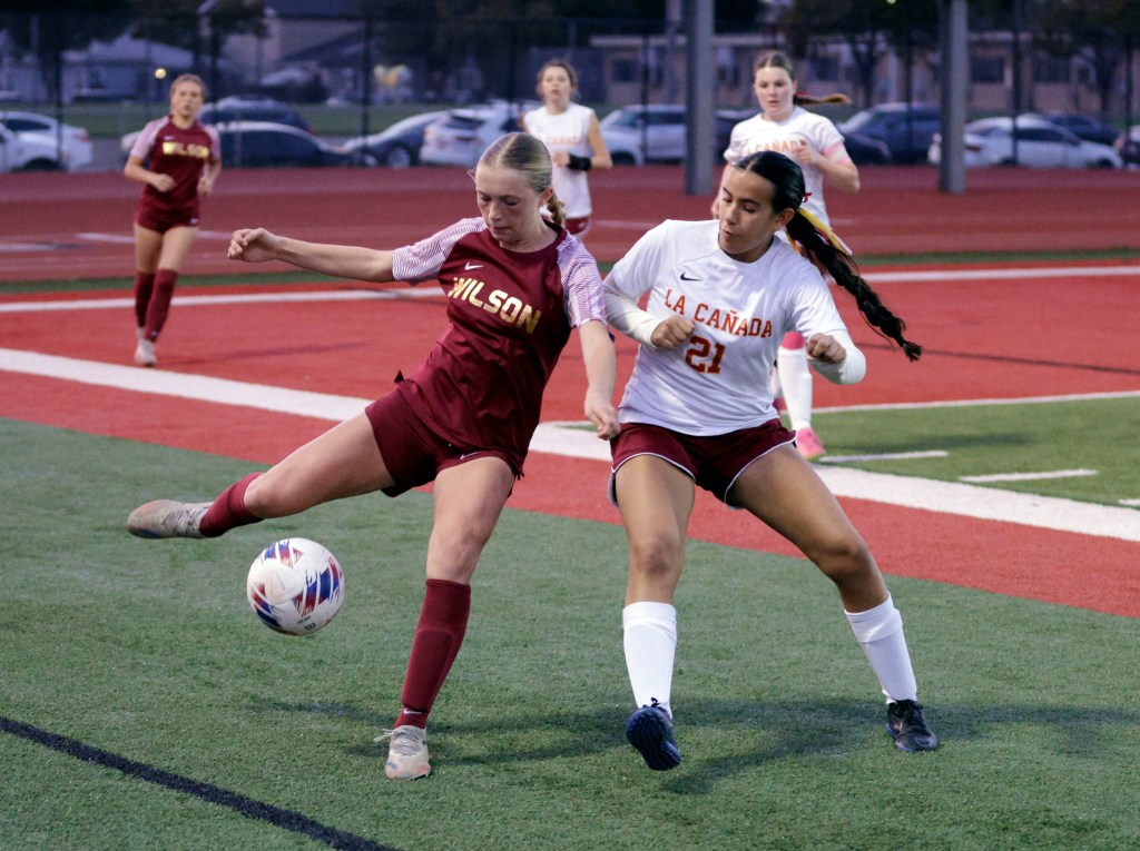 Wilson girls soccer unable to recover from early score by La Cañada – Press Telegram