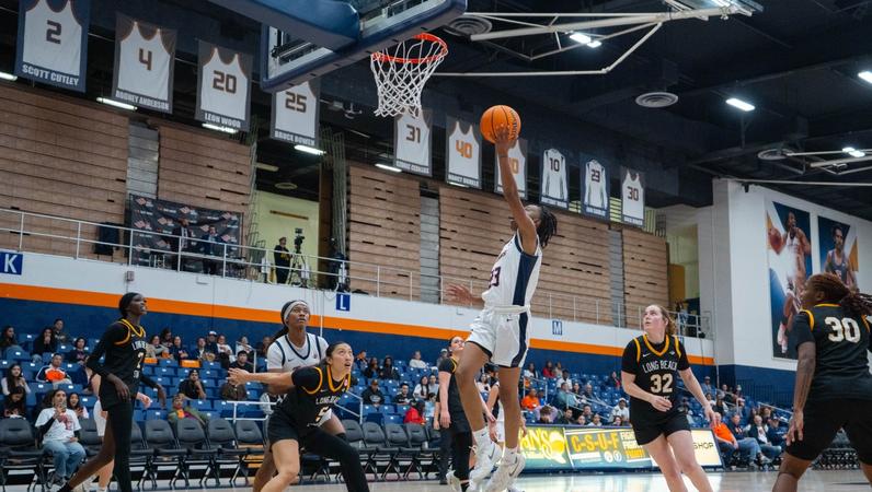 Titans Clinch Big West Tournament Appearance after Sweeping Long Beach at Home