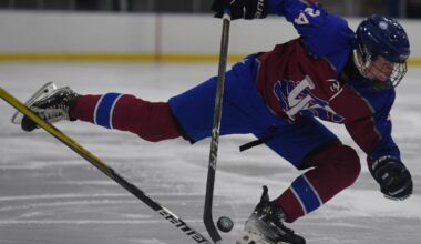 Photo gallery of Lakes Area United vs. Walled Lake United in hockey action – The Oakland Press