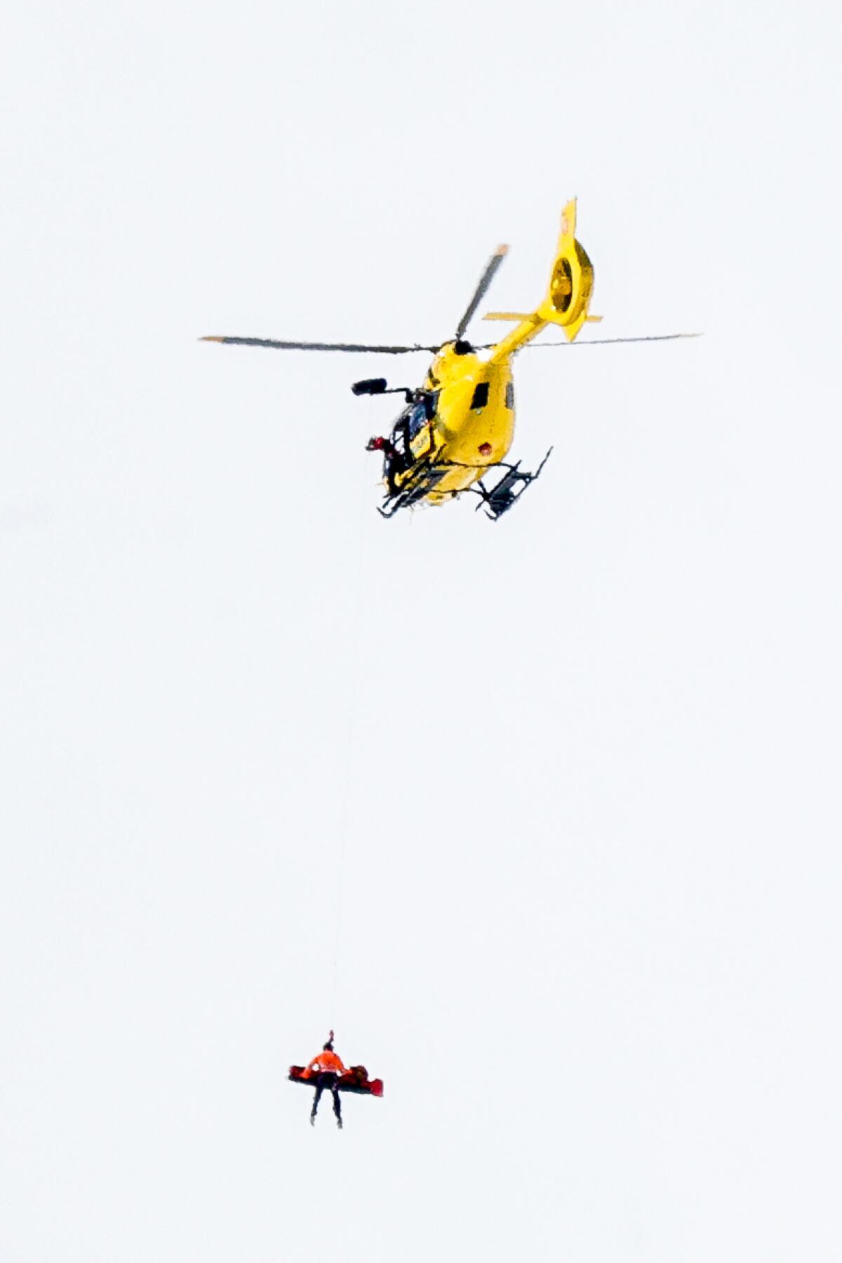 U.S. skier Lindsay Vonn is airlifted off the mountain after crashing