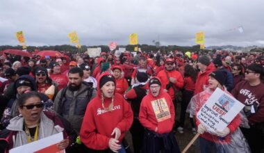 San Francisco teachers, district reach deal to end first strike in decades