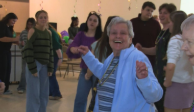 Long Beach senior citizens enjoy Mardi Gras festivities at third annual senior prom