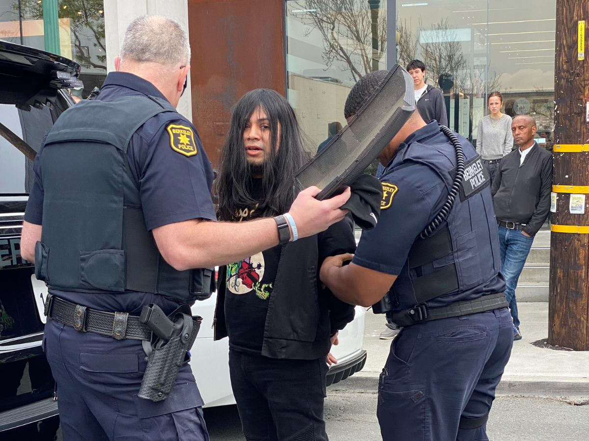 Berkeley Tesla stun gun waver, shot in later standoff, exonerated