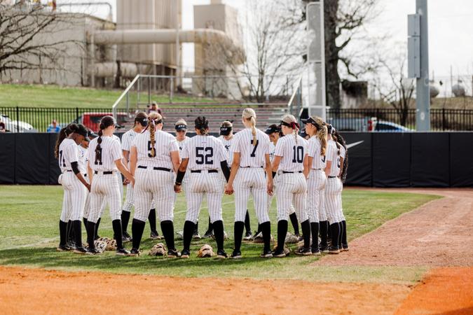 EKU Drops Finale to Long Beach State in Puerto Vallarta