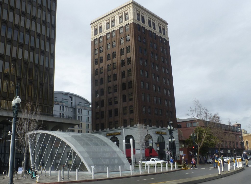 Officials weigh building height limits in 1926