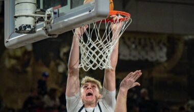 Garrett Earns Double-Double as Oakland Falls to Green Bay