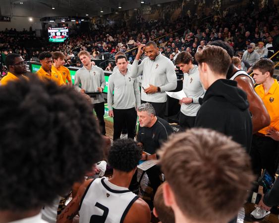 Golden Grizzlies Wrap Up Weekend Hosting Milwaukee