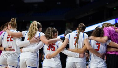 Natalie Pasco dribbling