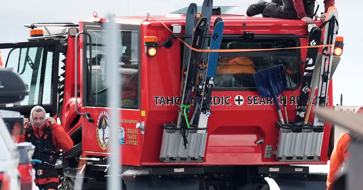 Crews recover bodies of 9 backcountry skiers days after California avalanche