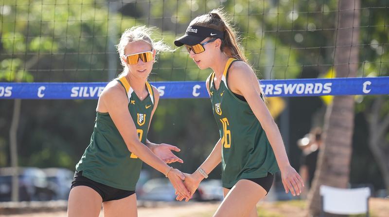 Dons Split Dual Matches in the South Bay to Begin 2026 Season