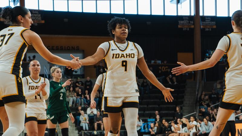 Dos Santos secures 5th double-double as Idaho Tops Sacramento State