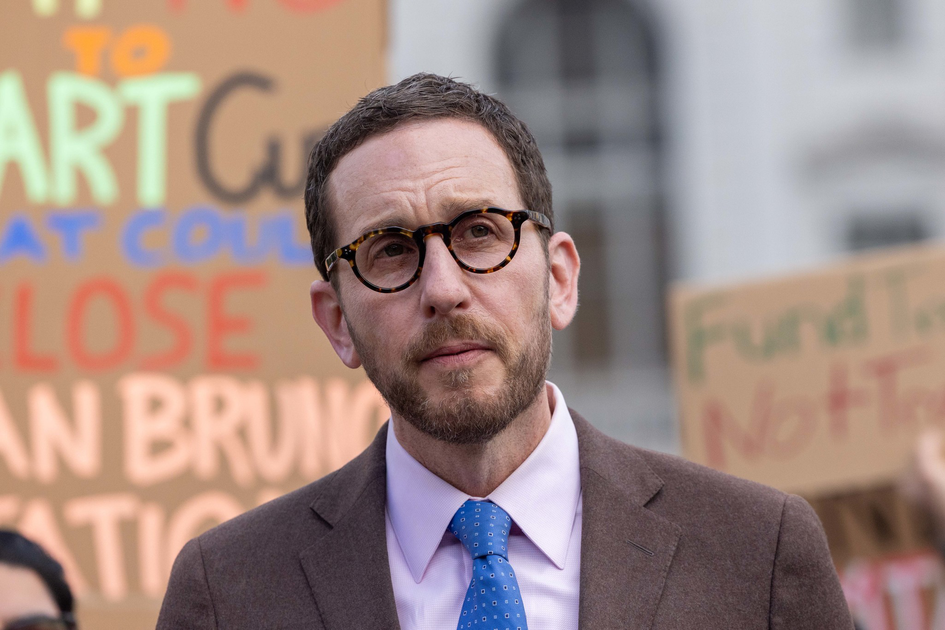 Wiener unveils PG&E breakup bill 