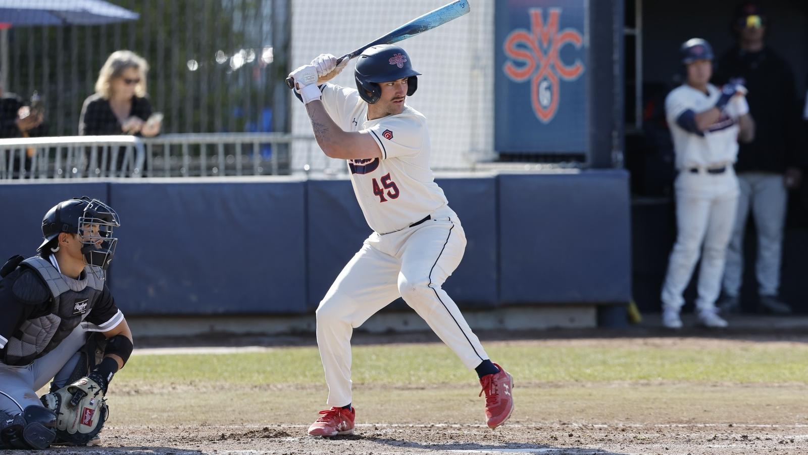 Makoa Sniffen HR Celly vs. CSUN 2026.png