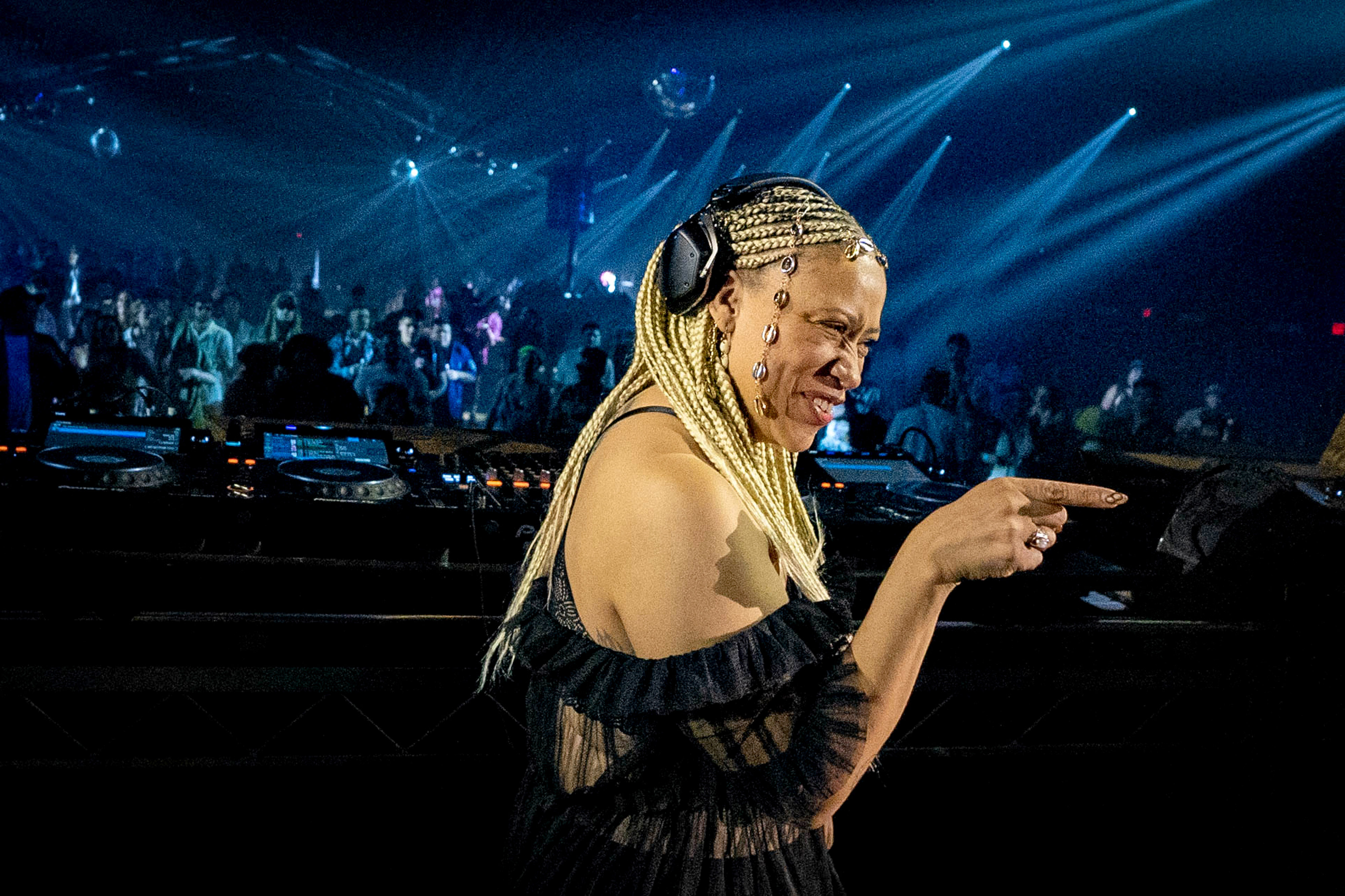 Juliet Mendoza (pictured performing in the Yuma during day 1...